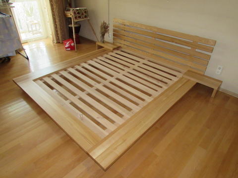 katil kayu kayu dari pengilang