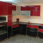 kabinet dapur merah hitam