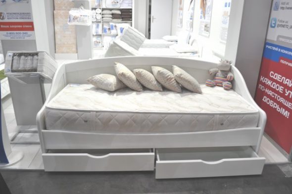 katil panjang ini ditawarkan untuk remaja