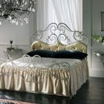 elegáns belső kovácsoltvas ágy