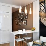 Interiér malé kuchyně obývací pokoj