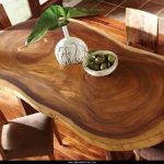 dřevěný dřevěný stůl