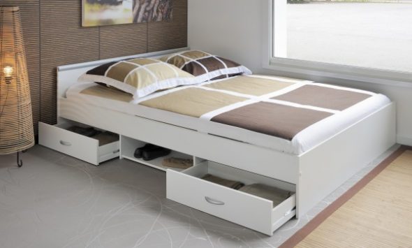 kompaktní model postele