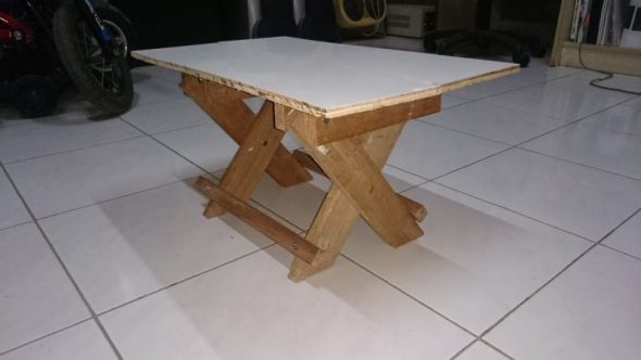 tavolo rustico fatto in casa