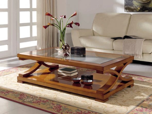 kávé fából készült asztal