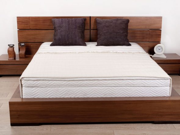 מיטה זוגית מעץ