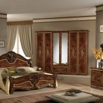 חדר שינה איטלקי מעץ אלון מוצק