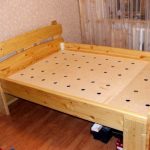 Dřevěné postele to udělejte sami