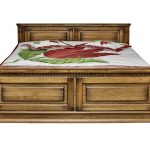 Bel letto in legno