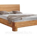 Jednoduchá velká dubová postel