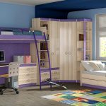 Camera da letto accogliente e pensosa per due bambini