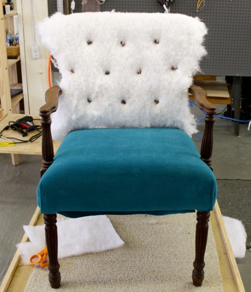 Sostituzione di stucco e tessuto per una sedia elegante