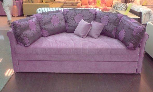 Katil sofa ungu dikumpulkan
