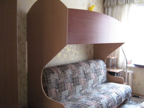 Katil loteng untuk pangsapuri kecil