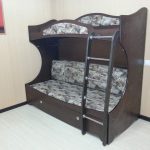Loftová postel pro malou místnost