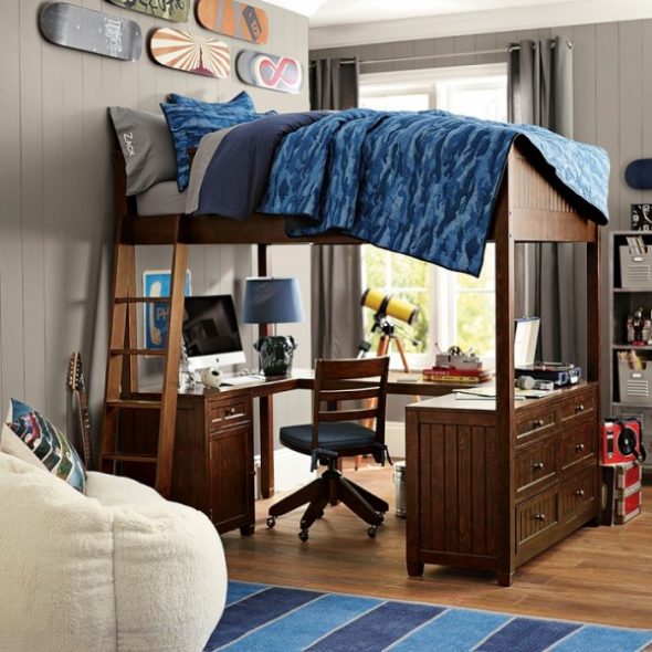 Loftová postel pro dospělé s pracovním prostorem a komoda