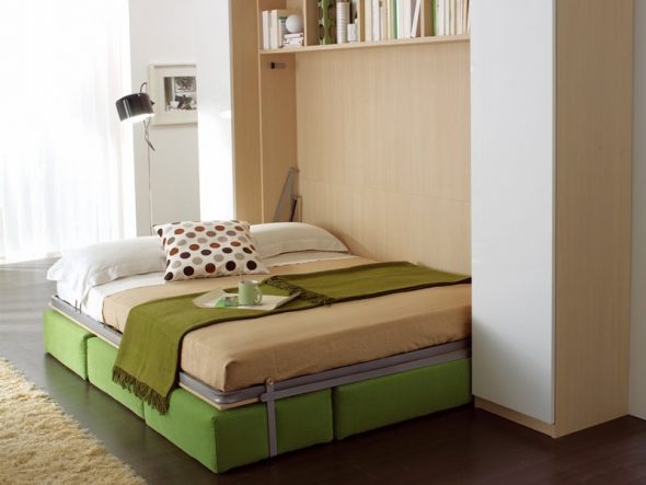 Összecsukható szekrény ágy fémkerettel