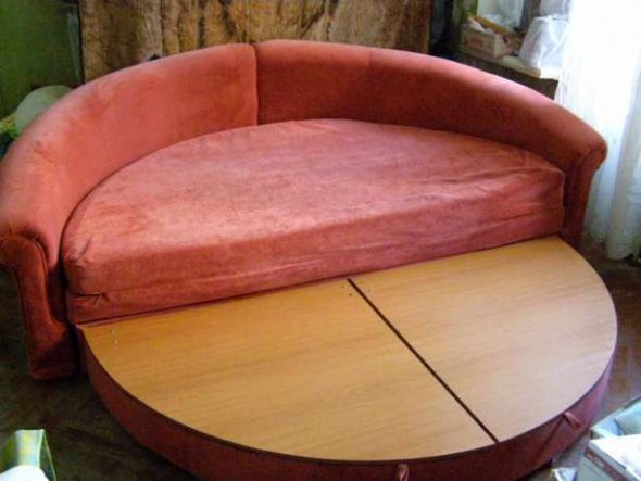 Svängbar soffa rund form