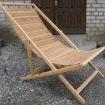 Folding chaise longue for giving