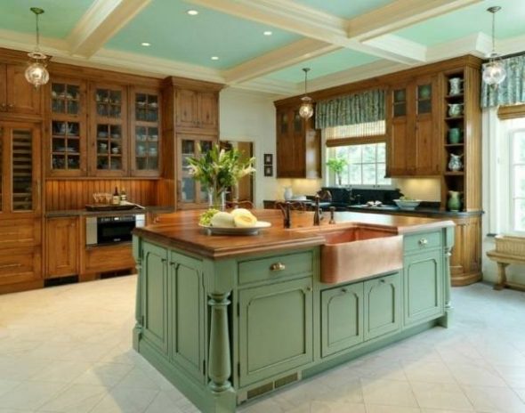 Vaaleanvihreä ja ruskea keittiön sisätiloissa