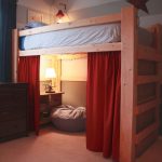 Camera da letto in stile loft per un adulto