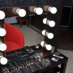 make-up stůl se zrcadlem