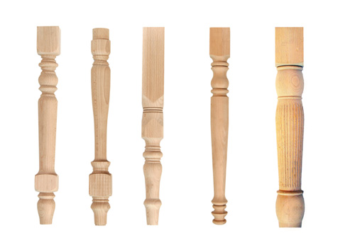 Vyřezávané nohy ze dřeva