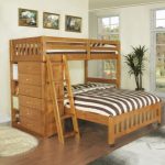 Patrová postel s manželskou postelí pro děti a dospělé