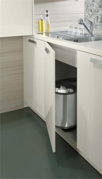 Kabinet dapur dengan sinki