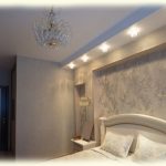 Correcte slaapkamer met verlichting
