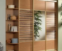 Garderob med bambuinsatser