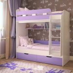 Lilac katil untuk dua kanak-kanak perempuan