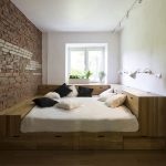 Kényelmes és praktikus dobogós ágy tárolóhelyiséggel