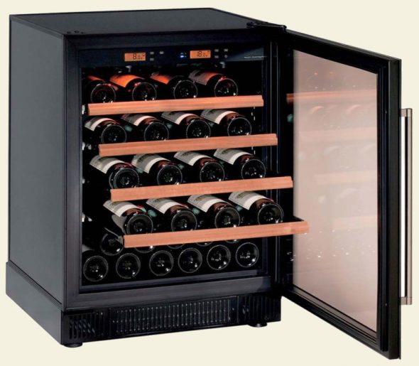 Kabinet khas untuk wain, yang membolehkan mengawal suhu