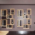 Neobvykle tvarované regály na víno