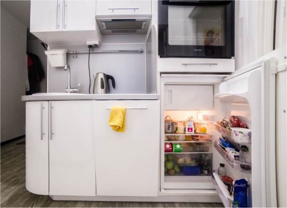 Réfrigérateur intégré sous le plan de travail