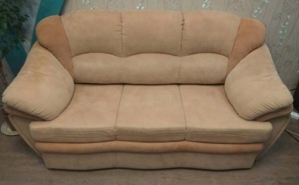 Suede-sohva