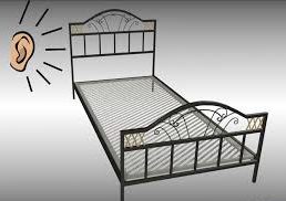 Zlomky kovová postel
