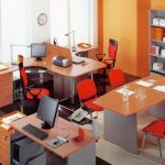 Luoghi di lavoro e area ricreativa in ufficio
