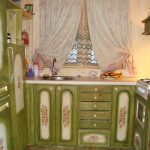 Dapur selesa dalam warna hijau baru