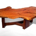 Dřevěný konferenční stolek