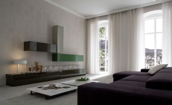 Voor minimalisme stijl worden grote kamers gebruikt.