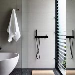 Interiören och badrumsarmaturerna skiljer sig åthållsamhet och svårighetsgrad