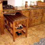Bella cucina in legno in stile rustico
