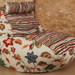Ongebruikelijke kleurrijke ottoman tas