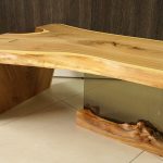 De originele tafel van massief hout