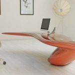 Elegante gestroomlijnde vorm voor een laptoptafel