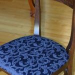 Installare un nuovo sedile sul telaio della sedia