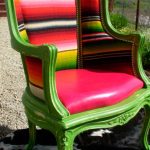 Fényes csíkos szék a restaurálás után