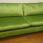 Satin hijau terang untuk sofa untuk pedalaman baru